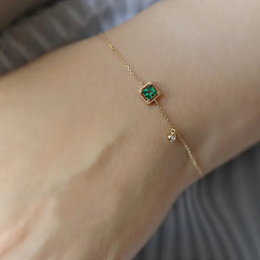 Kaia Emerald Charm Bracelet || DV423
