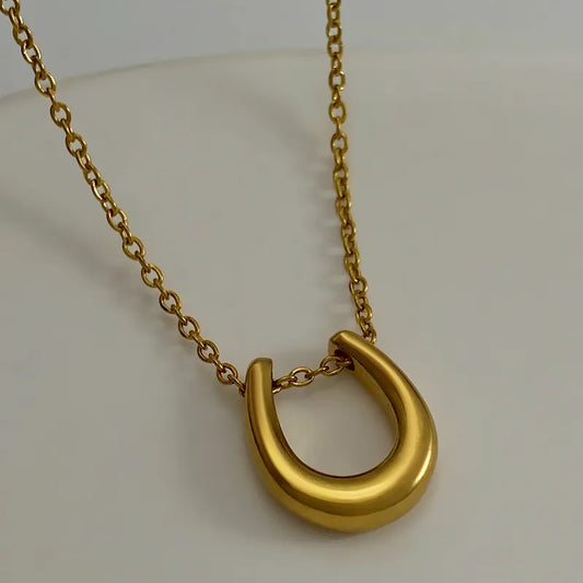 Solara Crescent Necklace || DV142