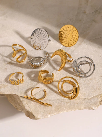 Golden Halo Statement Ring || DV34