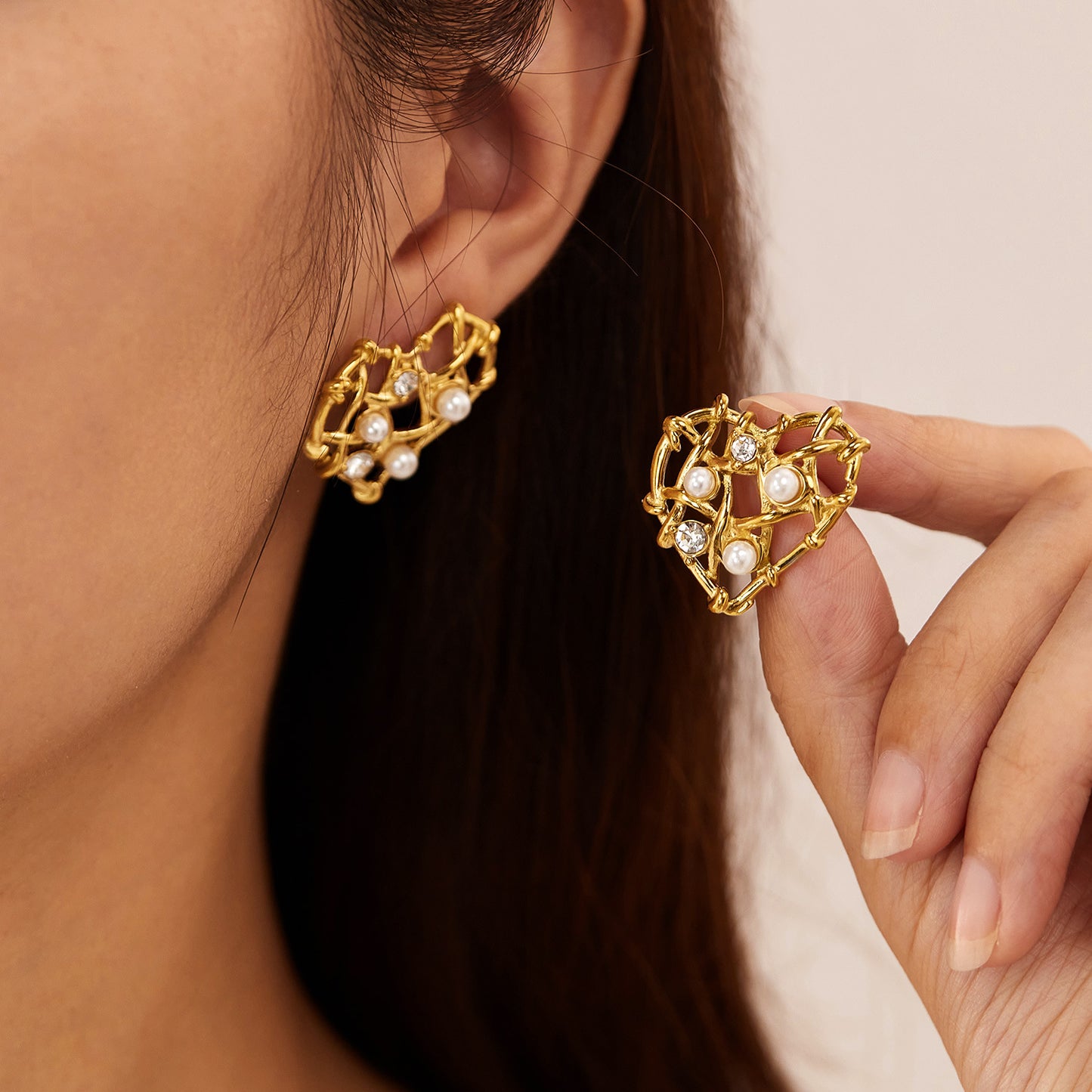 Celeste Cage Hearts || DV87